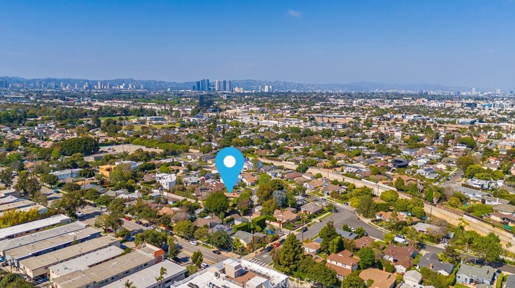 11614 Regent St, Los Angeles CA  90066-3322 exterior