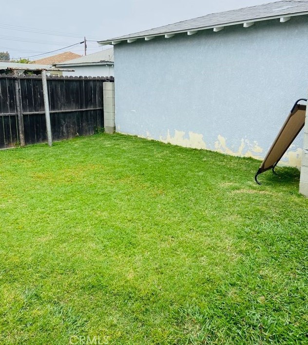 8757 Dunbar St, Bellflower CA 90706-4311 exterior