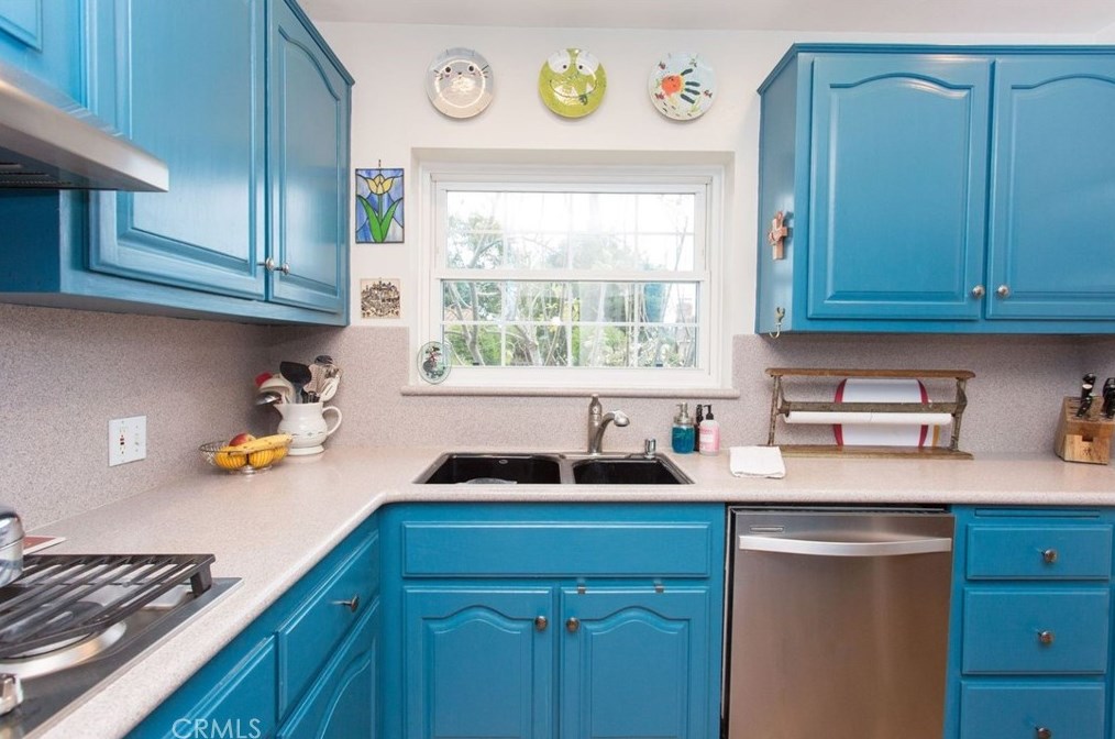 1101 Fern Dr, Fullerton CA 92833-2361 exterior