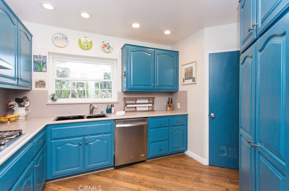 1101 Fern Dr, Fullerton CA 92833-2361 exterior