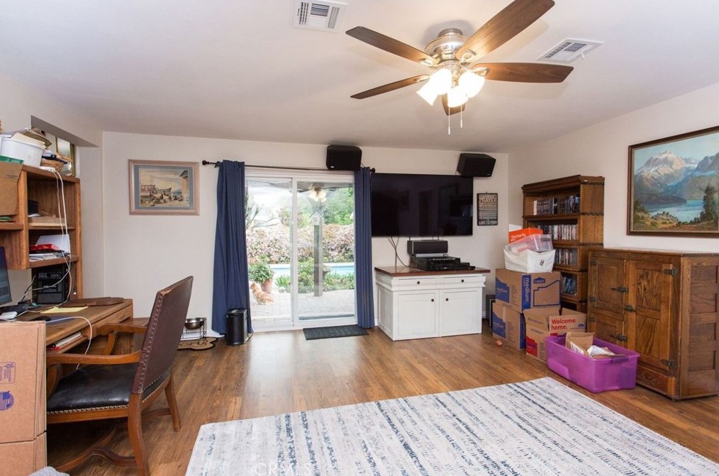 1101 Fern Dr, Fullerton CA 92833-2361 exterior