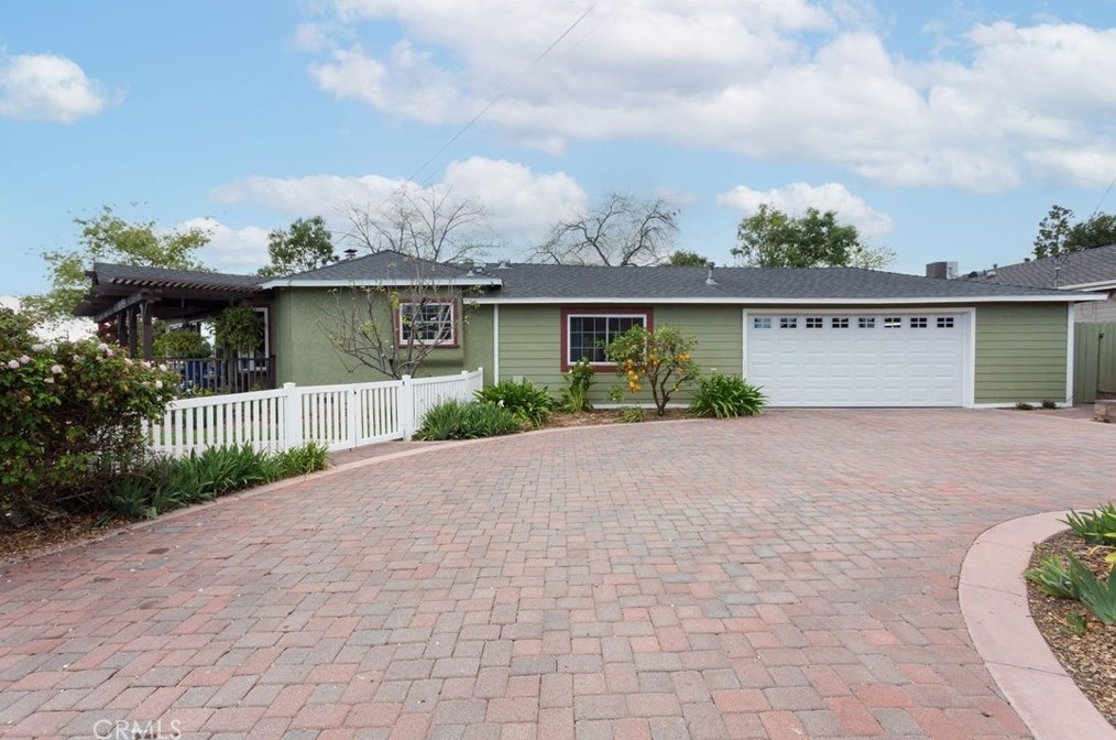 1101 Fern Dr, Fullerton CA 92833-2361 exterior