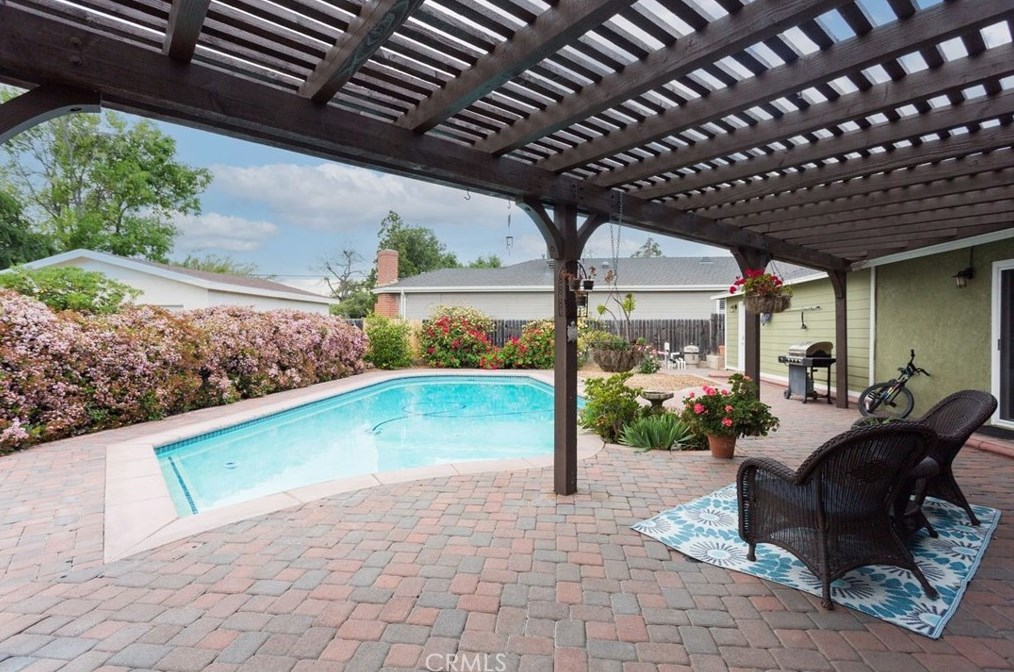 1101 Fern Dr, Fullerton CA 92833-2361 exterior