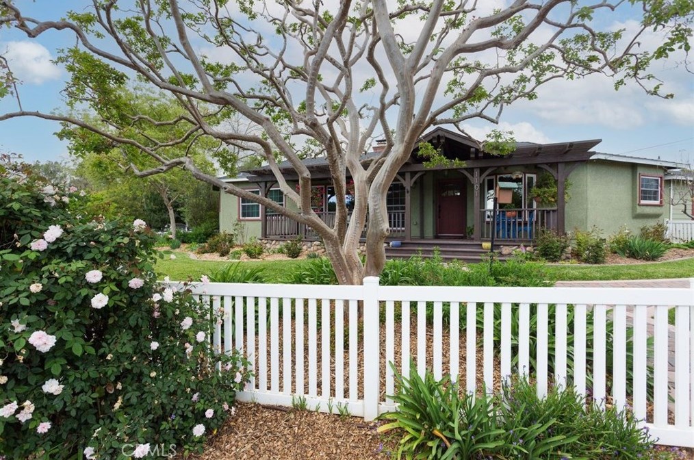 1101 Fern Dr, Fullerton CA 92833-2361 exterior