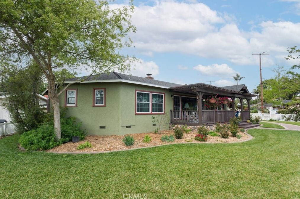 1101 Fern Dr, Fullerton CA 92833-2361 exterior