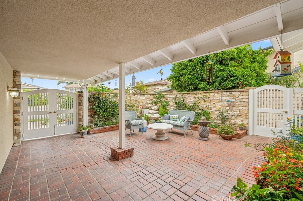 14381 Mimosa Ln, Tustin, CA 92780-2336