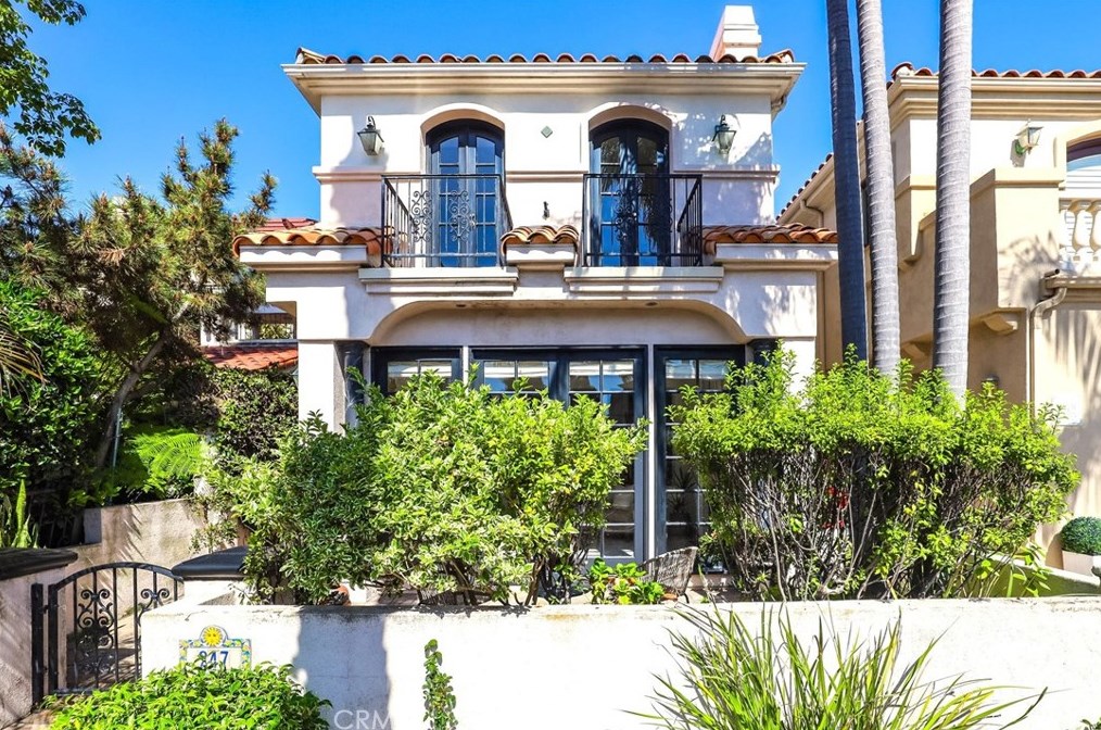 247 6th St, Seal Beach, CA 90740-6134