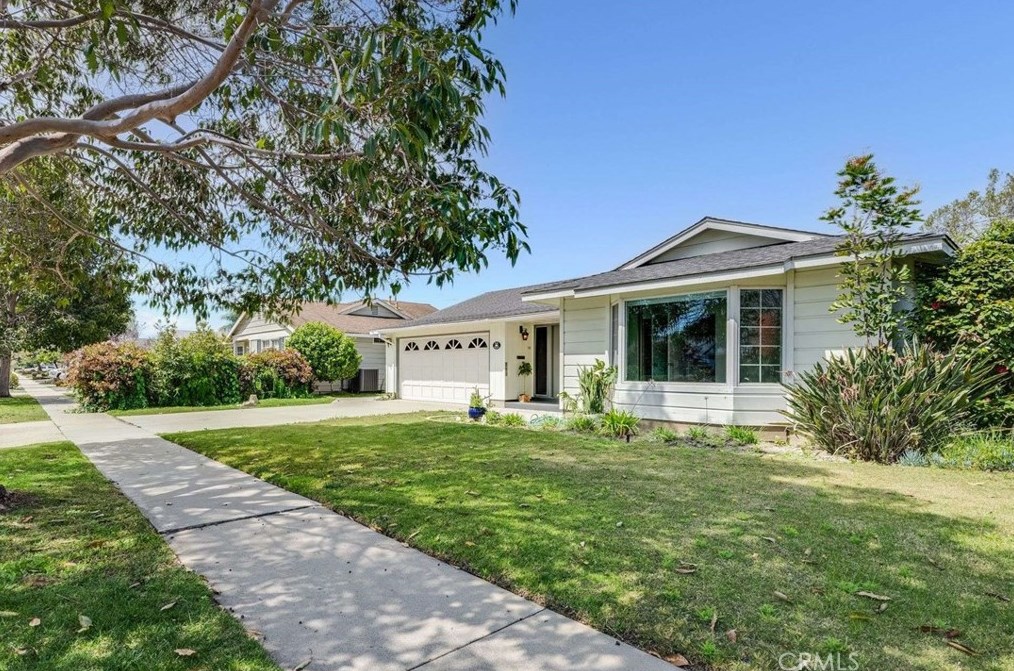 2121 Pattiz Ave, Long Beach, CA 90815-3550