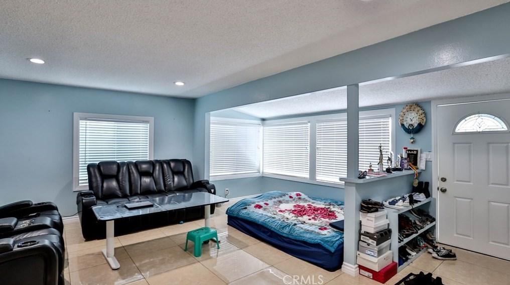 10122 Larson Ave, Garden Grove CA  92843-1037 exterior