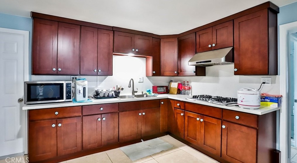 10122 Larson Ave, Garden Grove CA  92843-1037 exterior