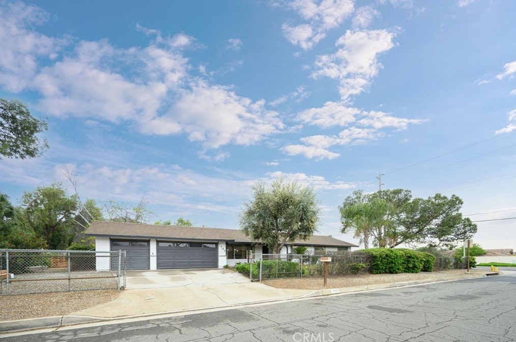 7980 Halbrook, Riverside, CA 92509