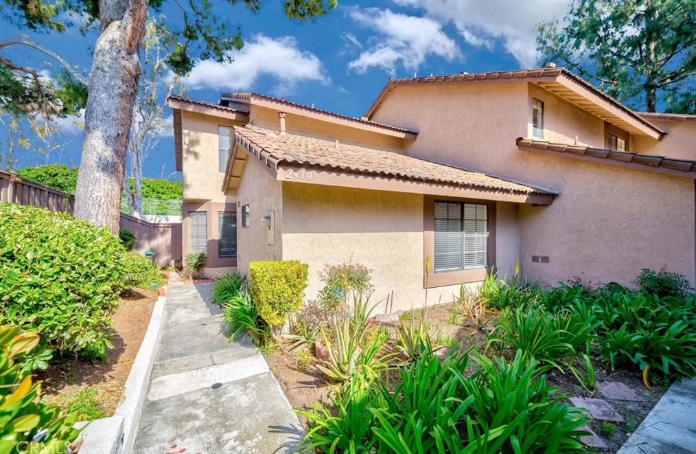 2410 Plaza De Vis, Fullerton, CA 92833-2036