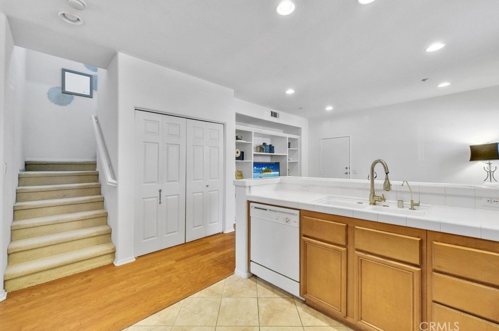 1372 Mc Fadden Dr, Fullerton CA  92833-5604 exterior
