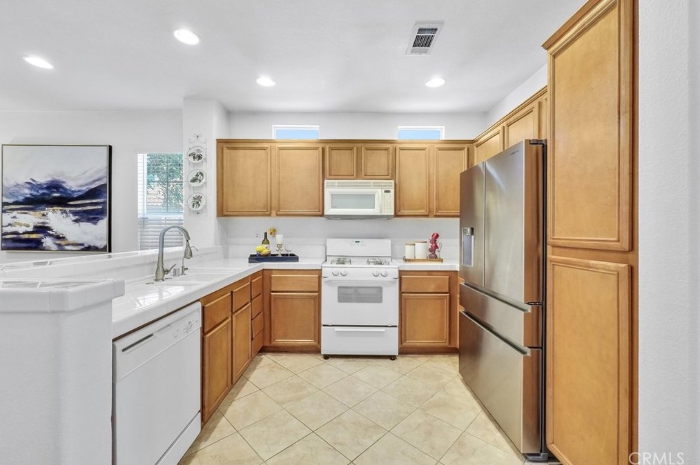 1372 Mc Fadden Dr, Fullerton CA  92833-5604 exterior