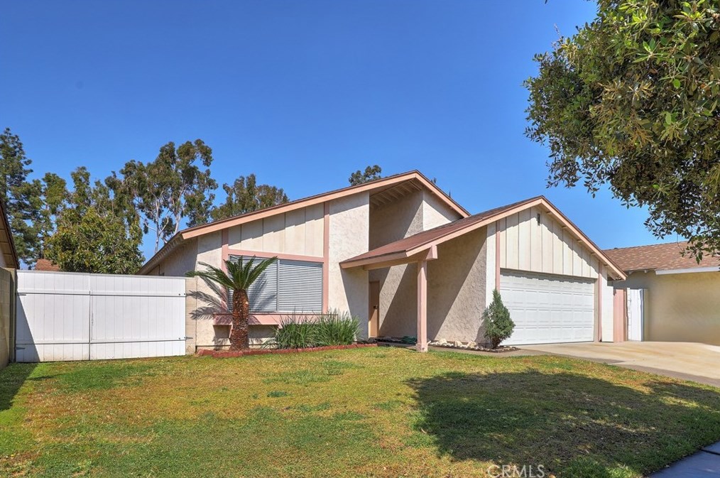 18729 Bechard Pl, Artesia, CA 90703-6047
