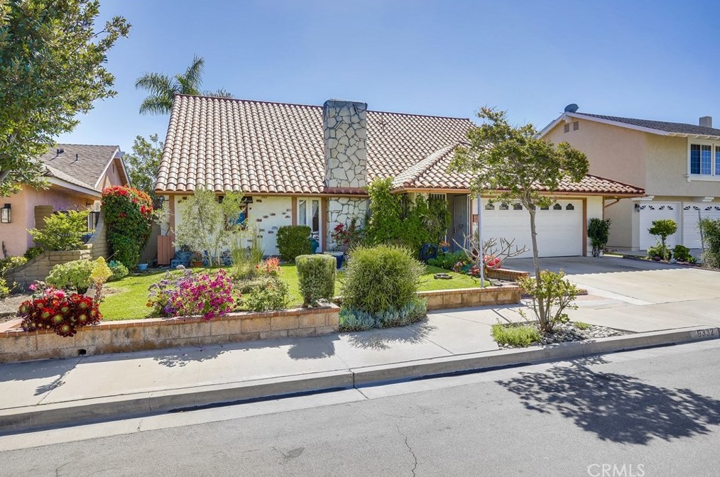 9332 Vista Bonita, Cypress, CA 90630-3005