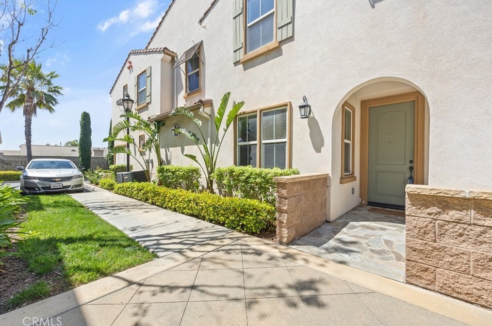 14975 Highland Ave, Fontana CA  92336-5549 exterior