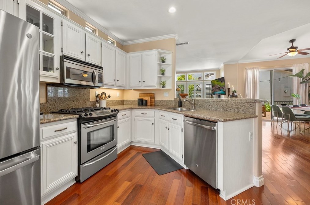 337 Honeysuckle Ln, Brea CA  92821-5035 exterior