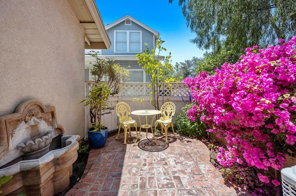 337 Honeysuckle Ln, Brea CA  92821-5035 exterior