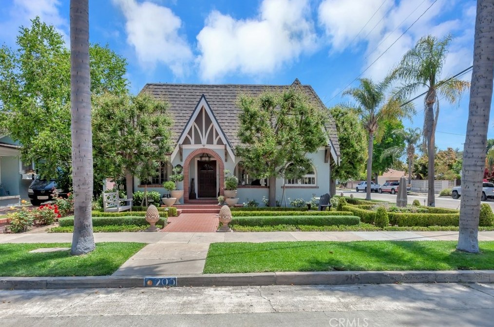 205 N Pine St, Orange, CA 92866