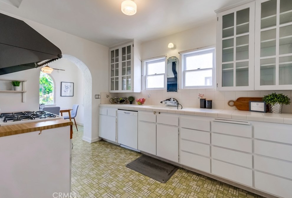 3565 Lemon Ave, Long Beach CA  90807-4747 exterior