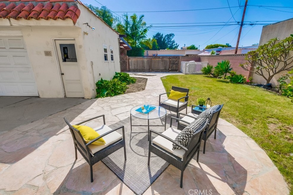 3565 Lemon Ave, Long Beach CA  90807-4747 exterior