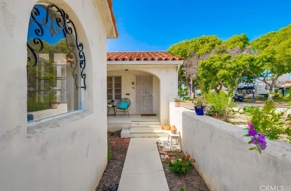 3565 Lemon Ave, Long Beach CA  90807-4747 exterior