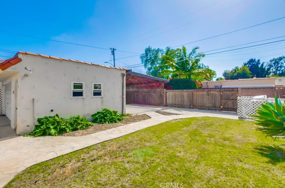 3565 Lemon Ave, Long Beach CA  90807-4747 exterior