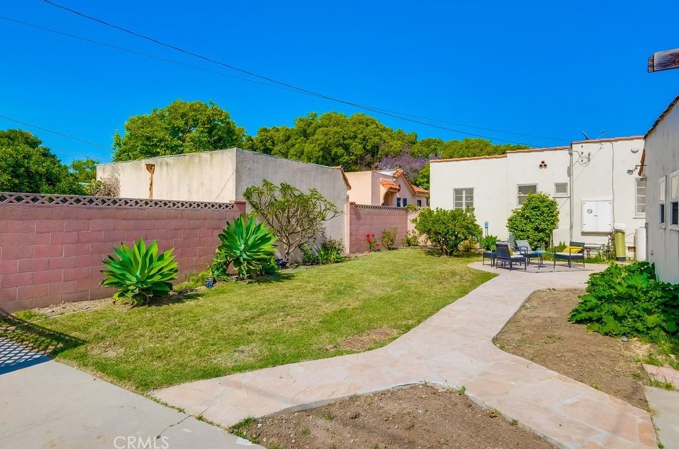 3565 Lemon Ave, Long Beach CA  90807-4747 exterior