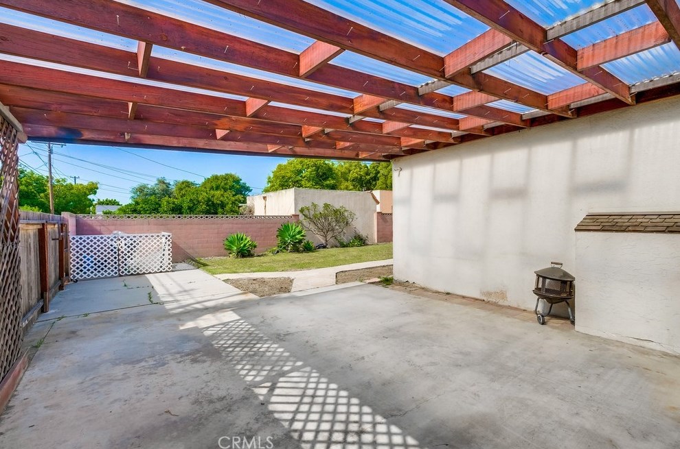 3565 Lemon Ave, Long Beach CA  90807-4747 exterior