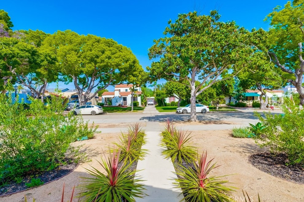 3565 Lemon Ave, Long Beach CA  90807-4747 exterior