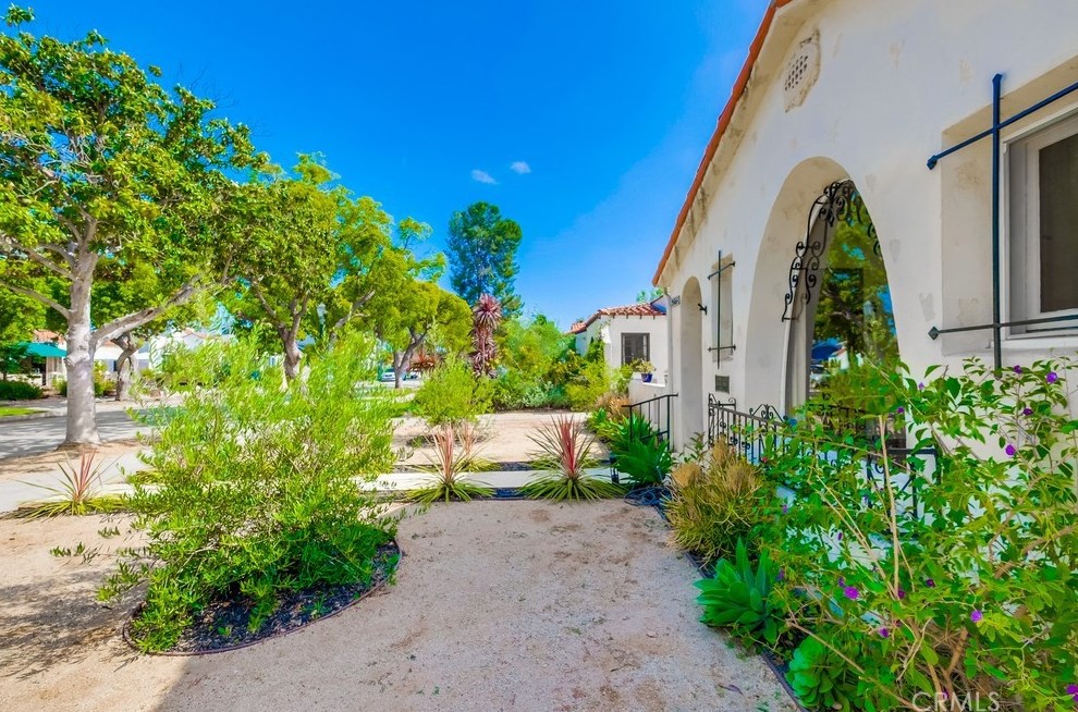 3565 Lemon Ave, Long Beach CA  90807-4747 exterior