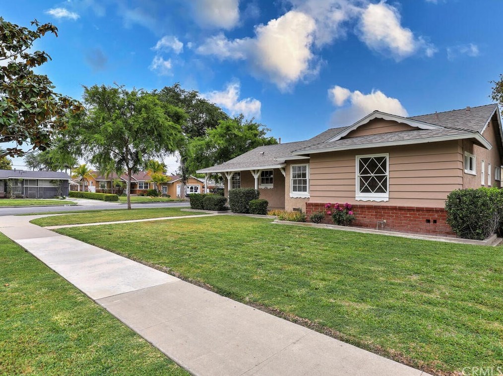 1443 S Courtney Ave, Fullerton, CA 92833