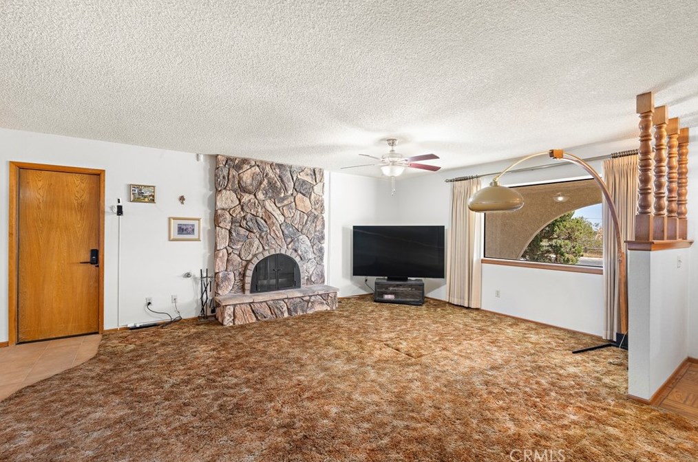 16226 Brookfield Dr, Victorville, CA 92394