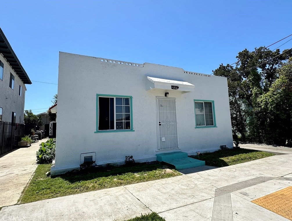154 Eagle St, Long Beach, CA 90806-3070