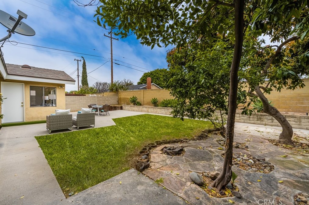 265 Sacramento St, Orange CA  92867-7835 exterior