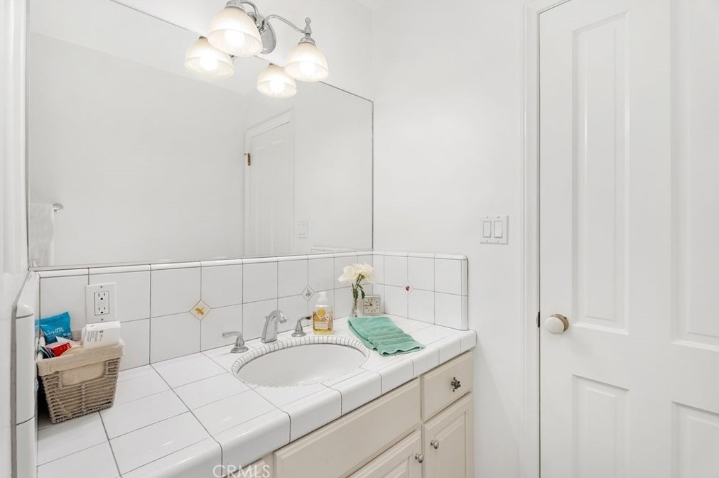 1224 Orange Grv Ave, Orange CA 92867-7027 exterior