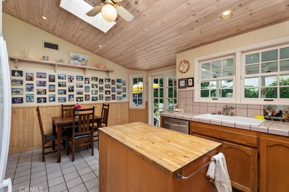 1224 Orange Grv Ave, Orange CA 92867-7027 exterior