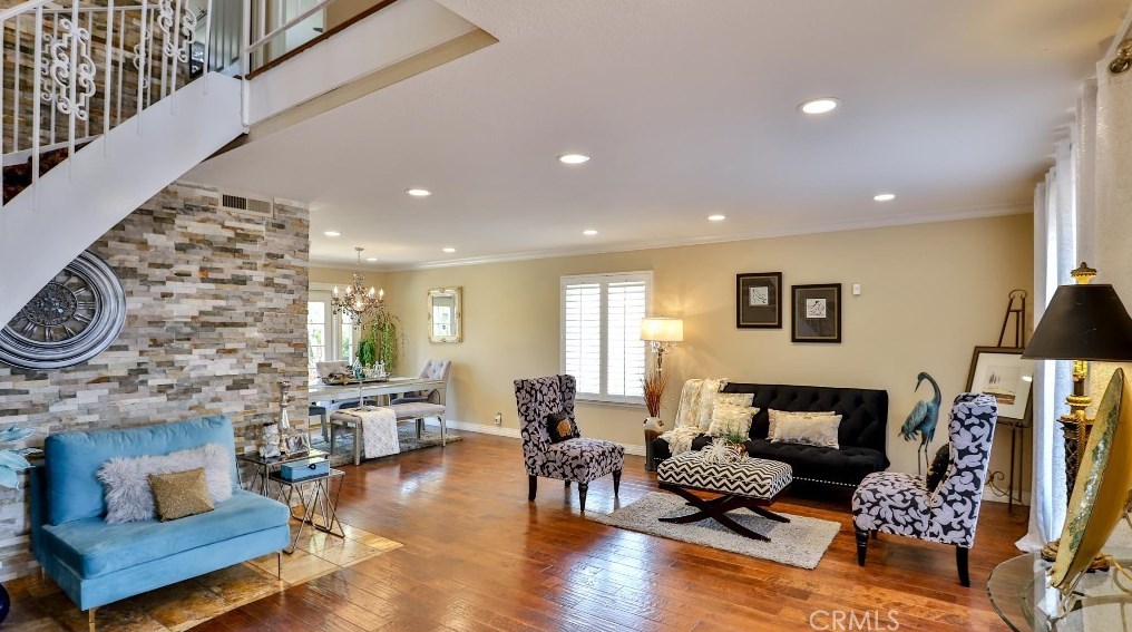 6671 Crista Palma Dr, Huntington Beach CA  92647-6665 exterior