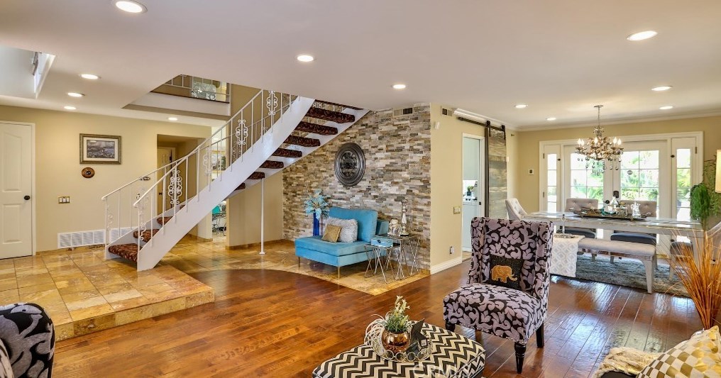 6671 Crista Palma Dr, Huntington Beach CA  92647-6665 exterior