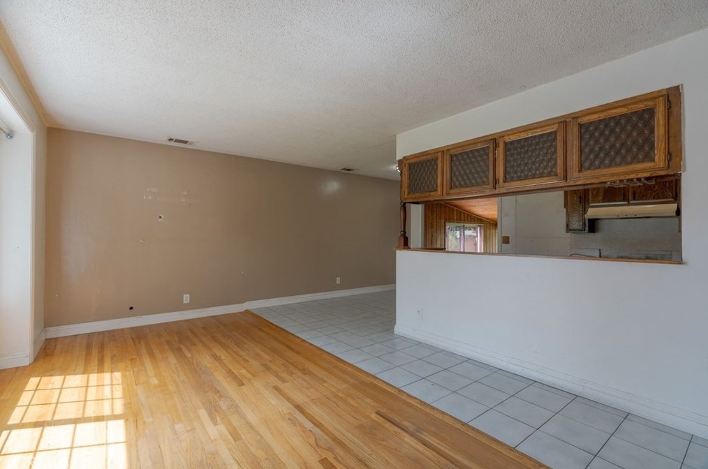2441 Park Ave, Long Beach, CA 90815-1818