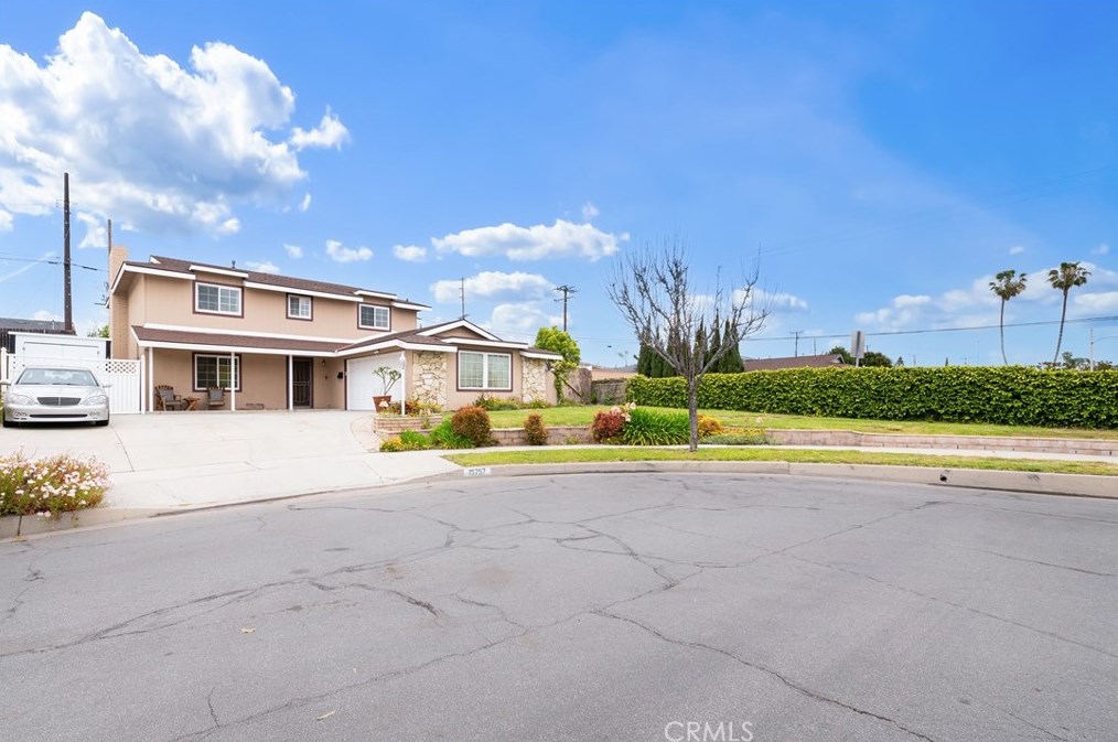 15757 Creswick Dr, La Mirada CA  90638-1504 exterior