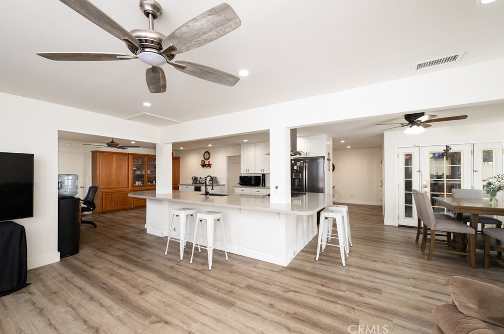 15757 Creswick Dr, La Mirada CA  90638-1504 exterior