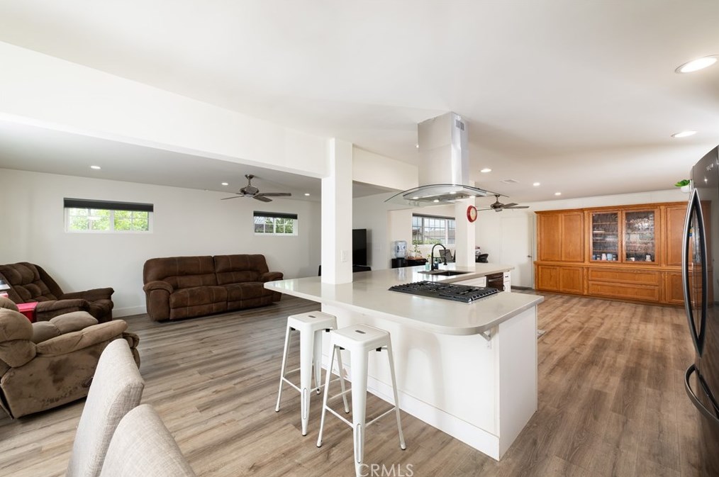 15757 Creswick Dr, La Mirada CA  90638-1504 exterior