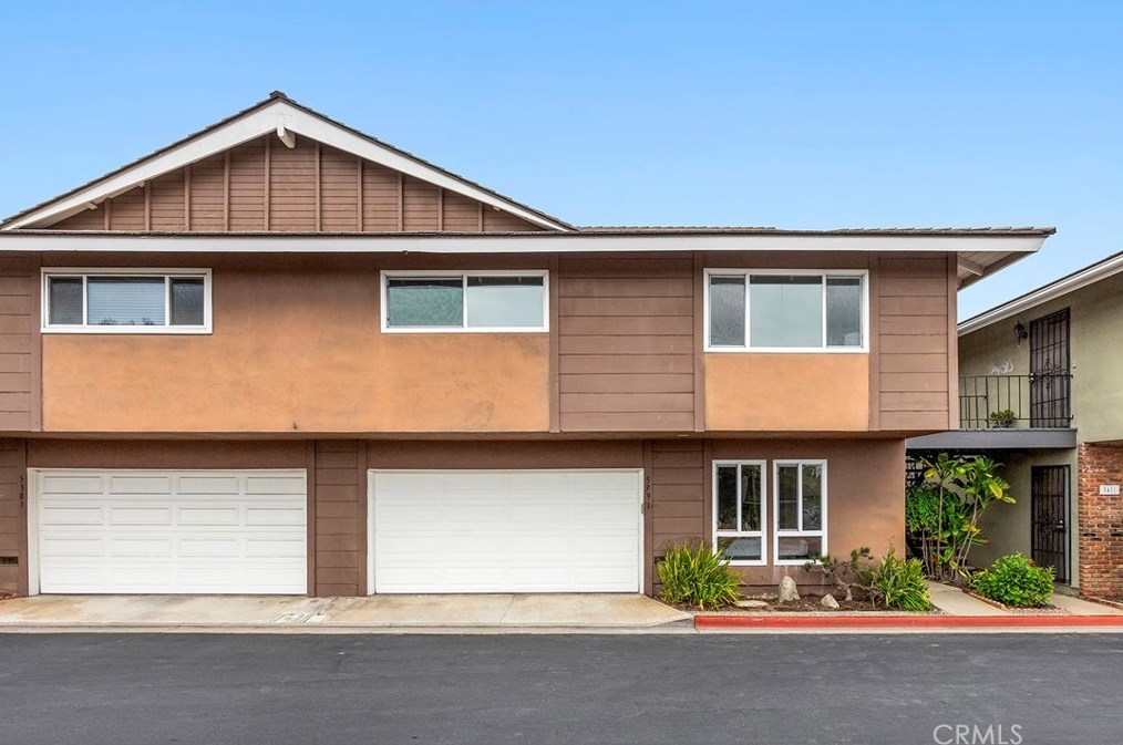 5391 Overland Dr, Huntington Beach, CA 92649