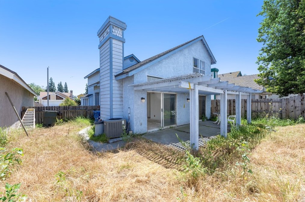 2518 Caribou Pl, Ontario CA  91761-0370 exterior