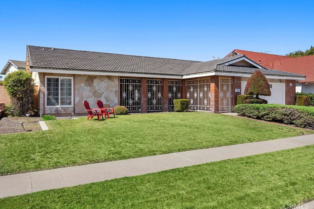 2113 W Chanticleer Rd, Anaheim, CA 92804