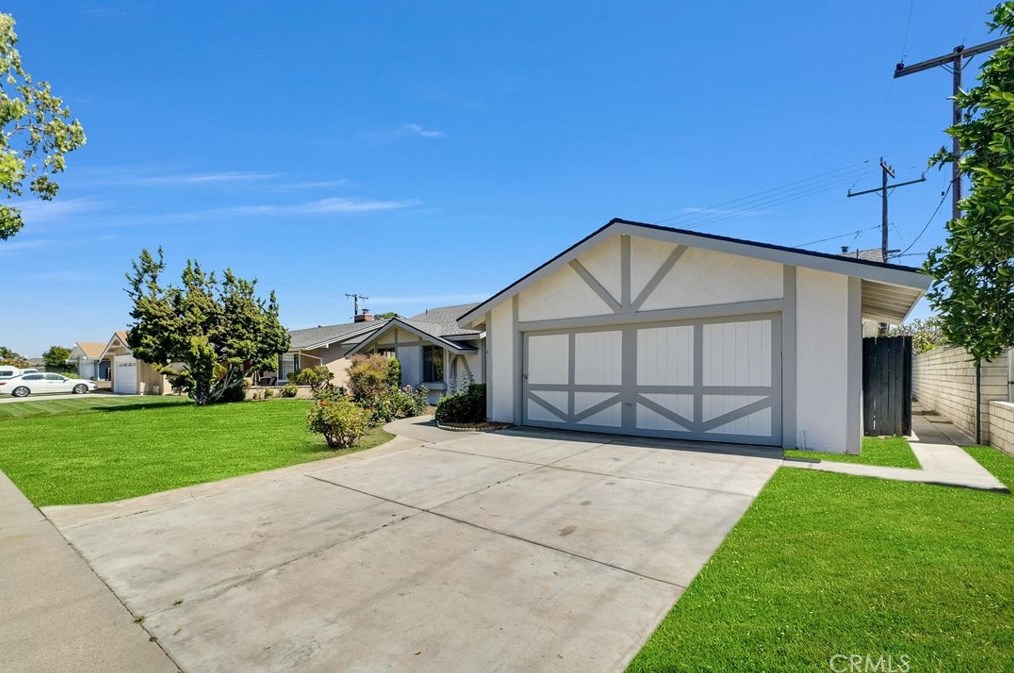 1968 W Chanticleer Rd, Anaheim, CA 92804