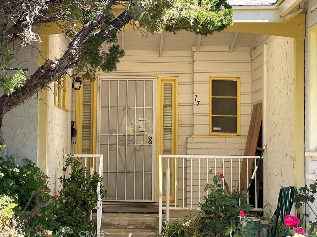 17209 Bullock St, Van Nuys, CA 91316