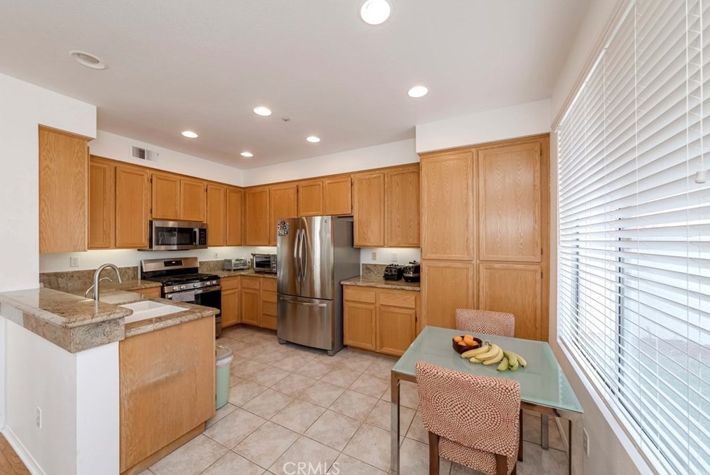 13616 Greenoak Ct, La Mirada CA  90638-6536 exterior